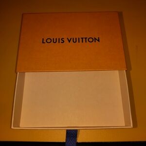 LV small box 5.30inX3.5in